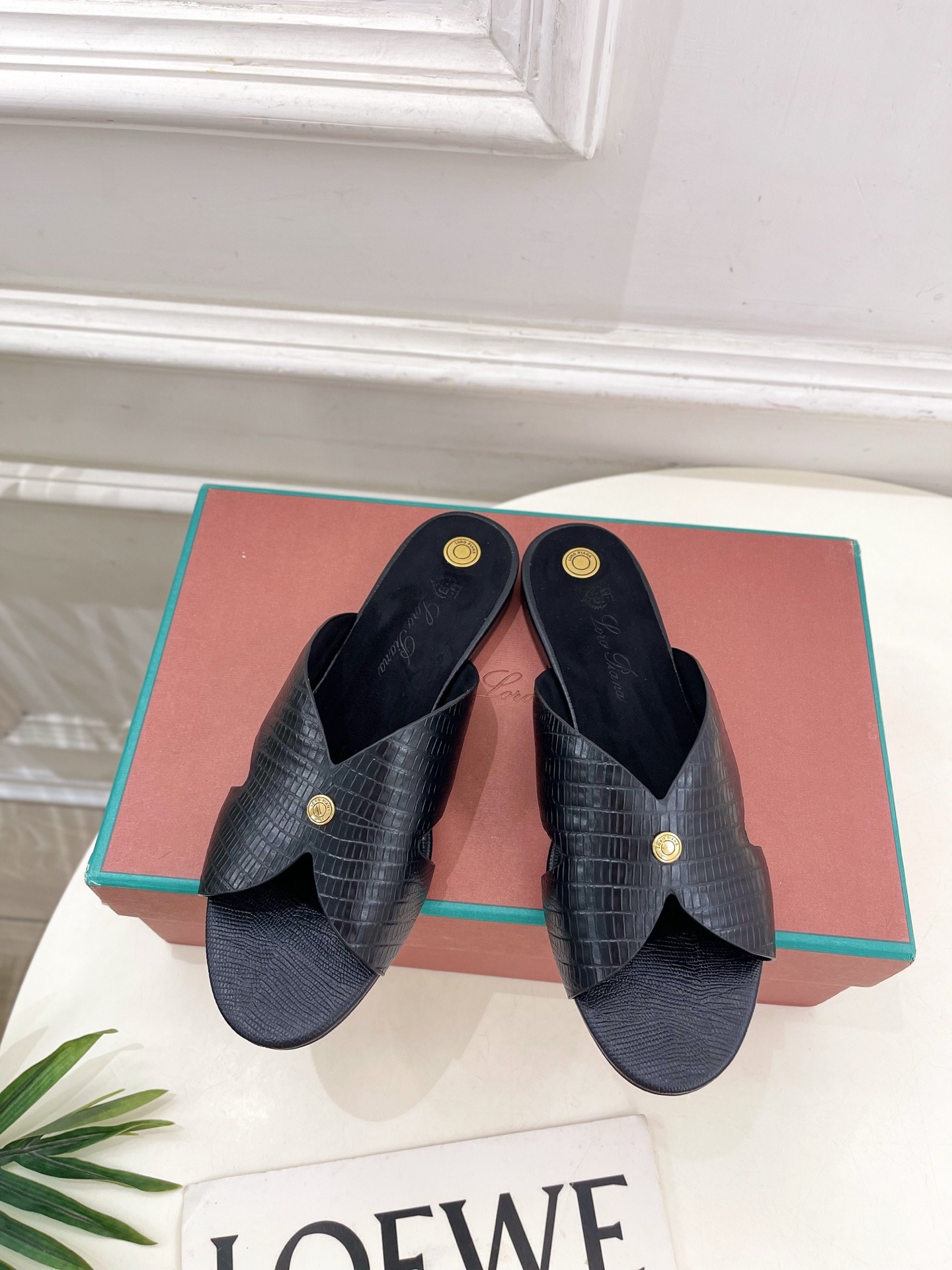 로로피아나 25 봄여름 신상 베라 여성 슬리퍼