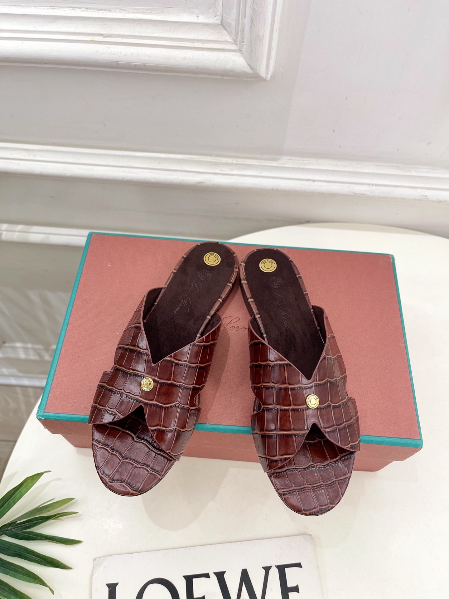 로로피아나 25 봄여름 신상 베라 여성 슬리퍼