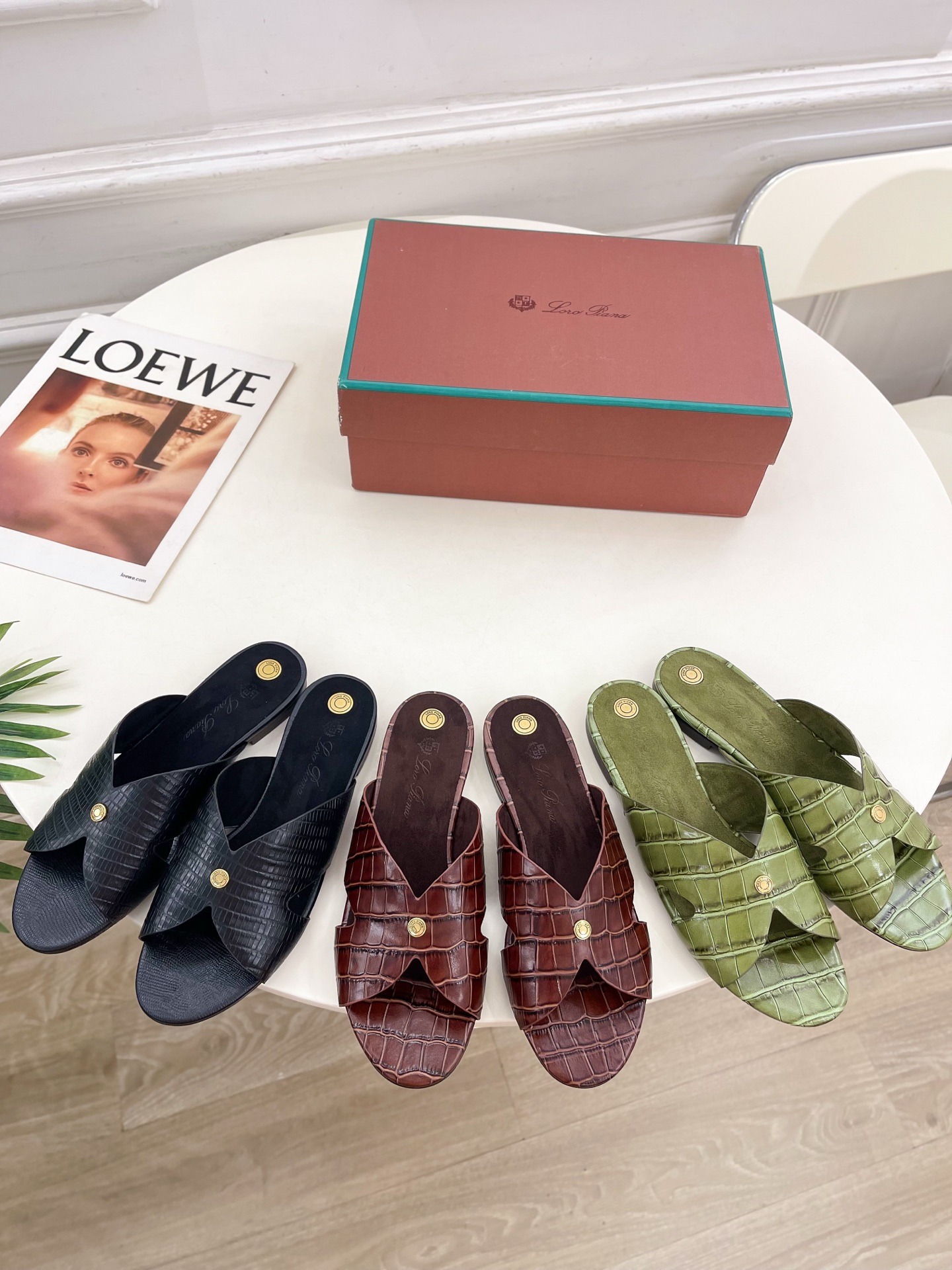 로로피아나 25 봄여름 신상 베라 여성 슬리퍼