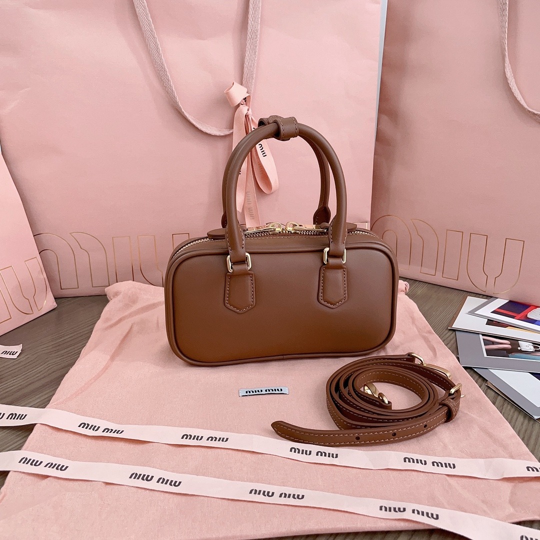 미우미우 아르카디 핸드백