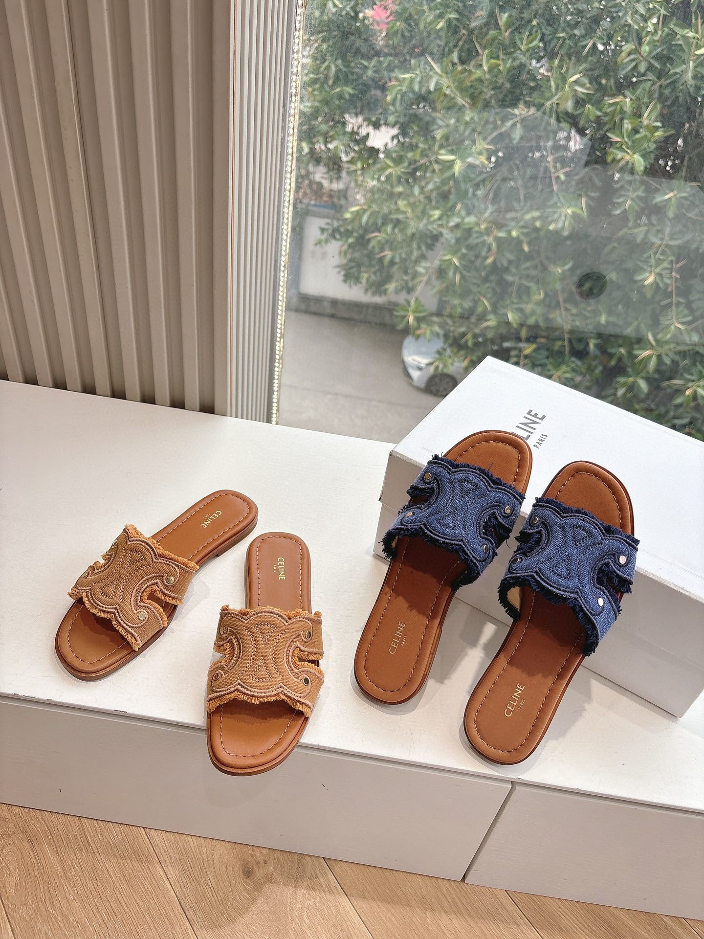 셀린느 2025 봄여름 신상 여성 플랫 슬리퍼