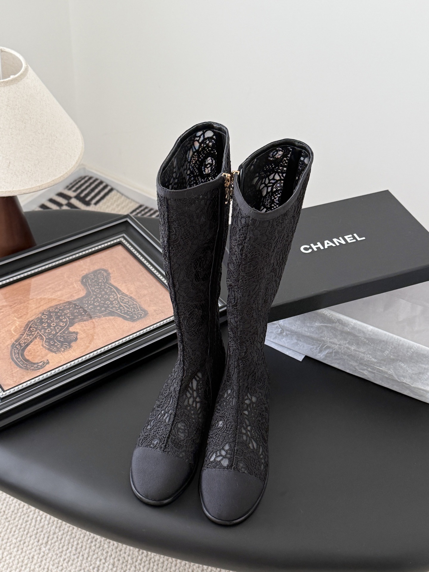 샤넬 25K 추동 신상 망사자수 앵클부츠