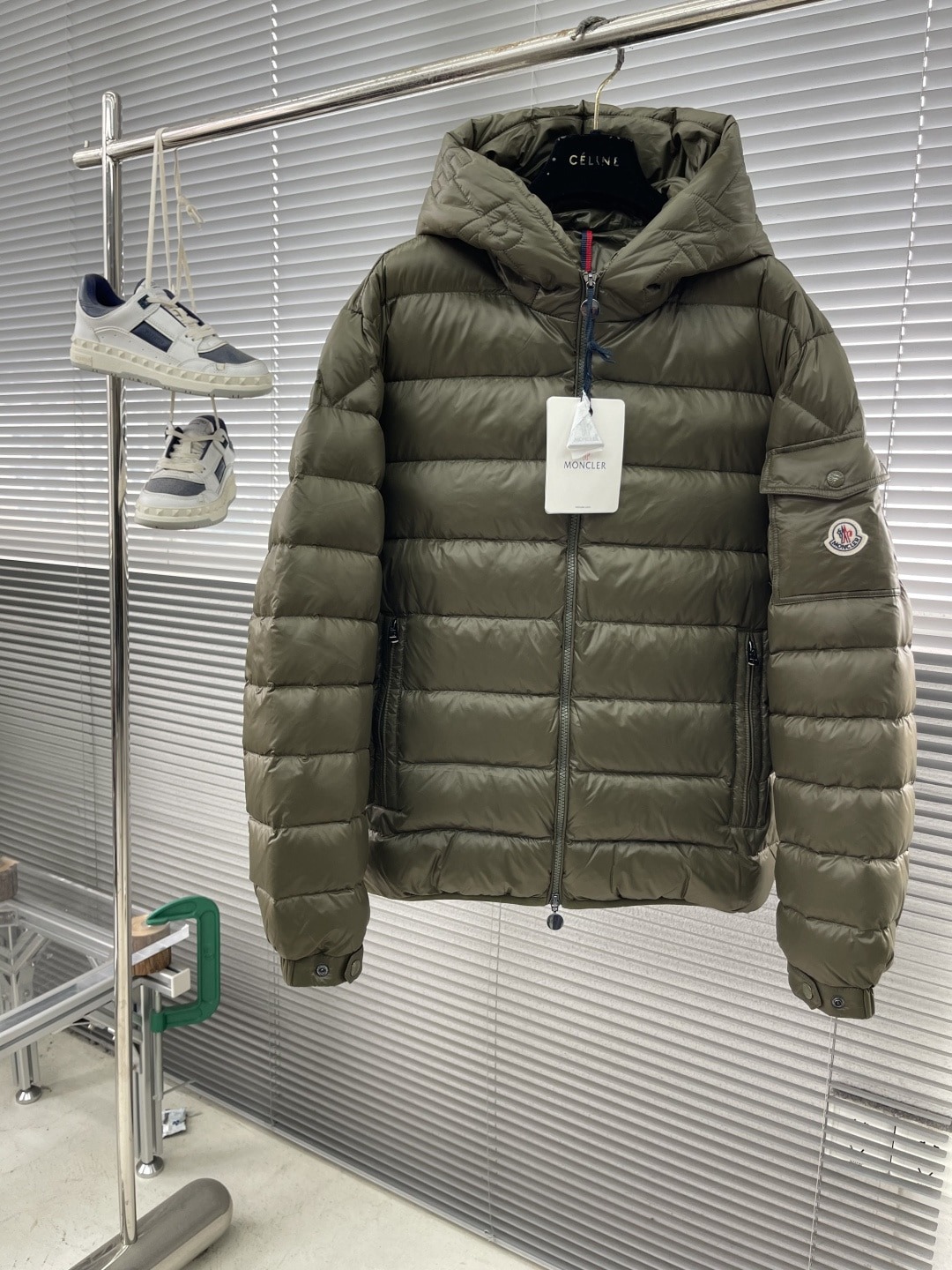 몽클레어 트리밍 퀼팅 자수 패딩