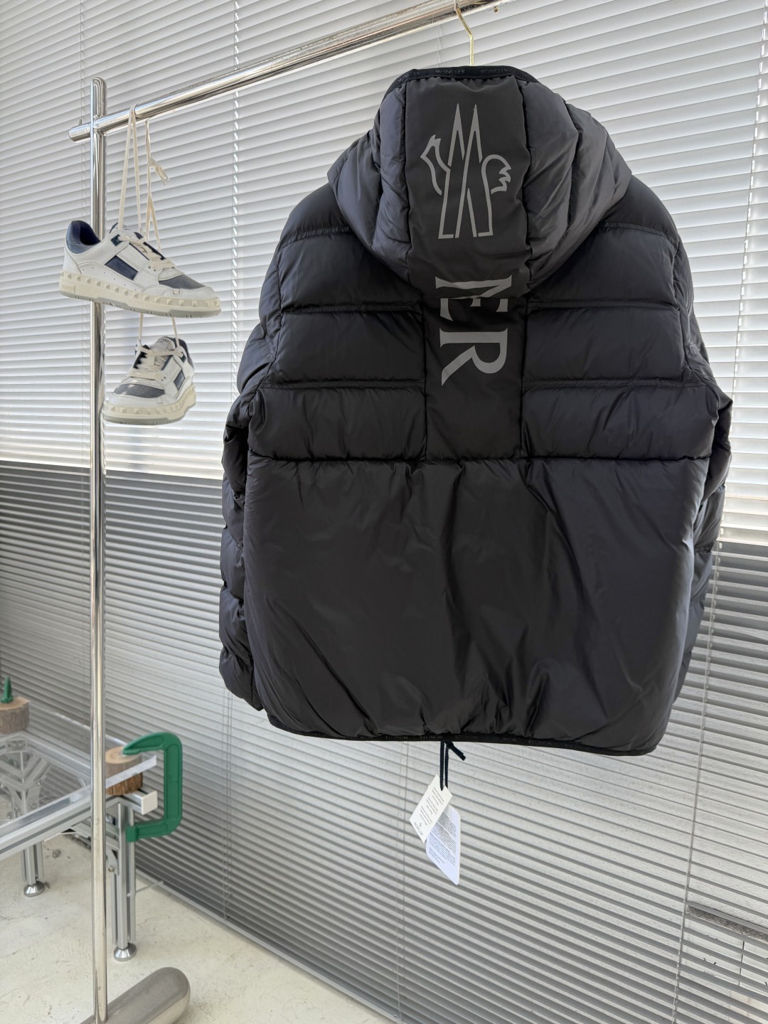 몽클레어 가르디 후드 쇼트 다운 재킷