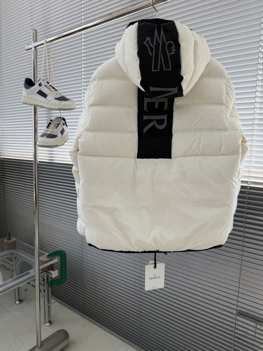 몽클레어 가르디 후드 쇼트 다운 재킷