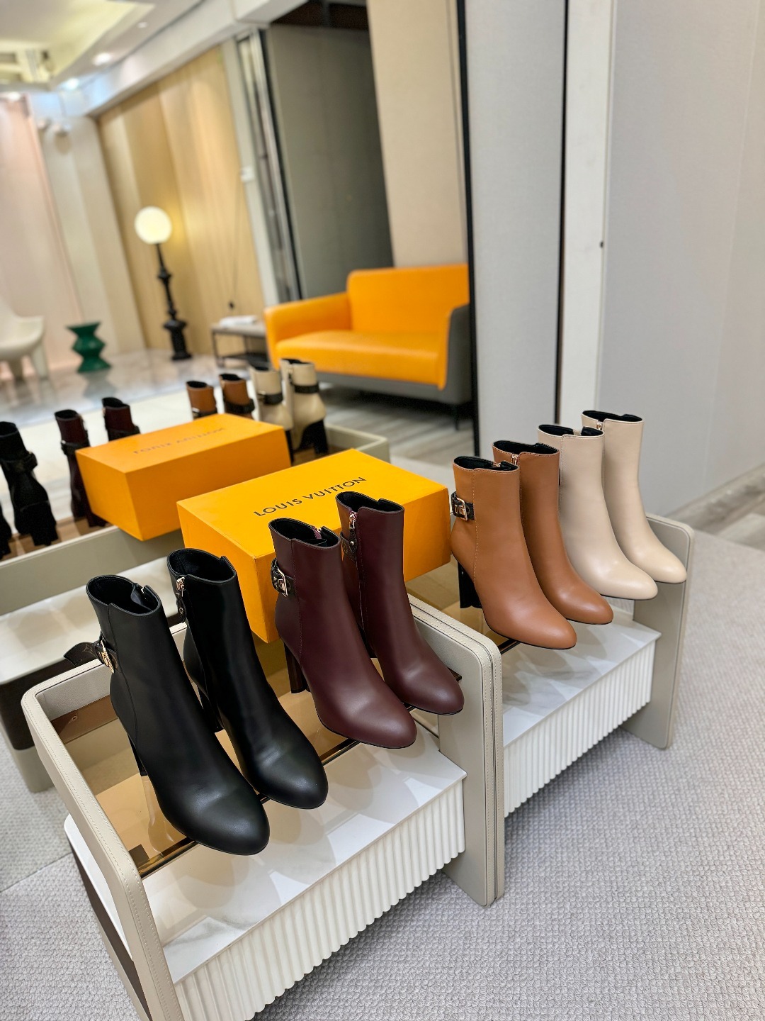 루이비통 베를린 오픈 토 앵클 부츠