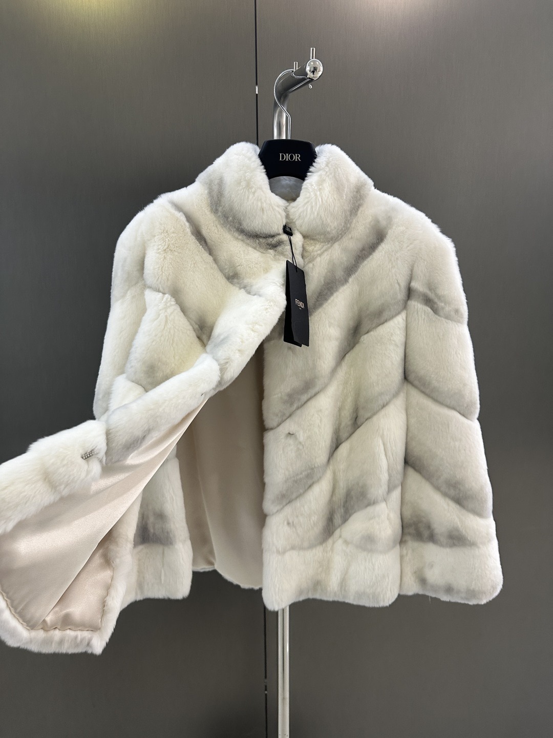 펜디 신상 고퀄리티 토토로 코트