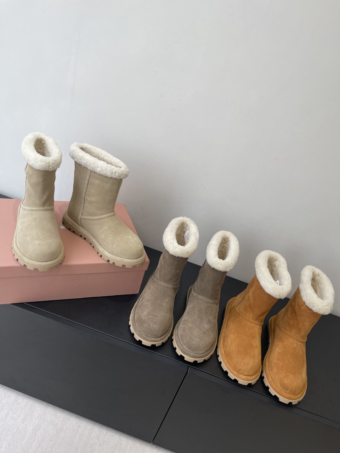 미우미우 신상 털부츠