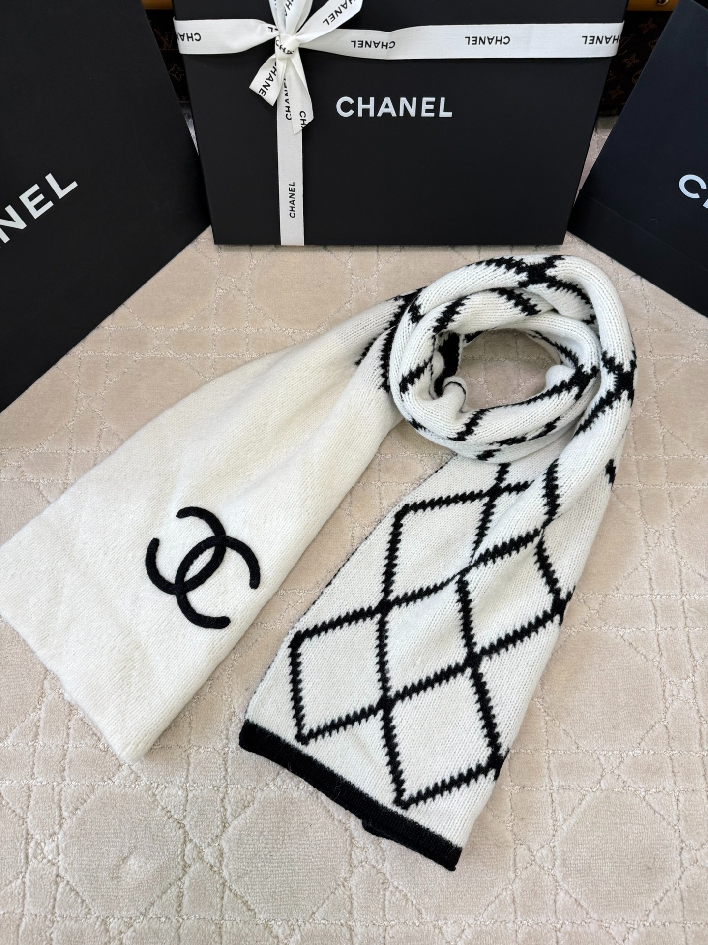 샤넬 24B 코튼 울 100% 더블 C 머플러