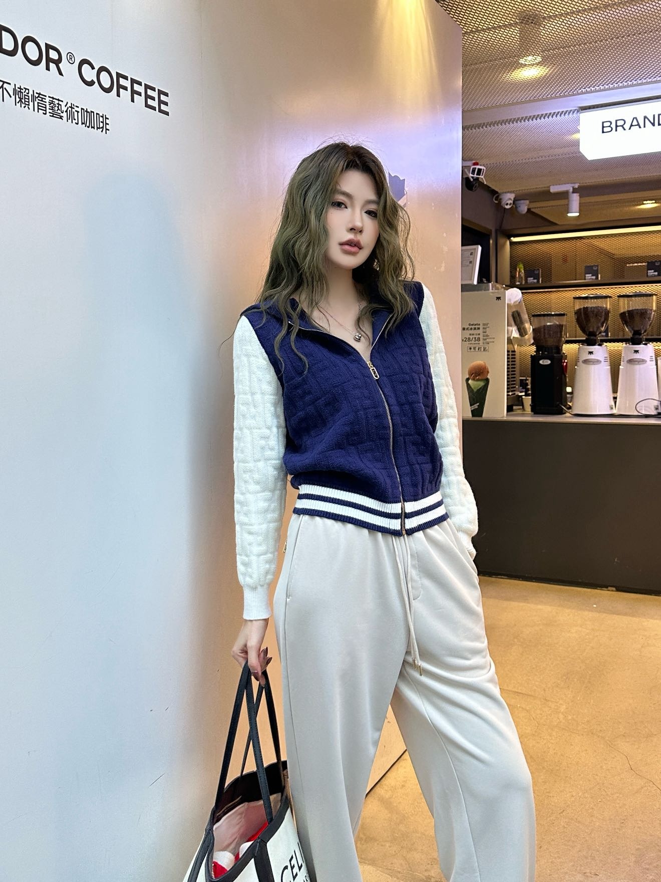 펜디 25 신상 후드 니트 코트