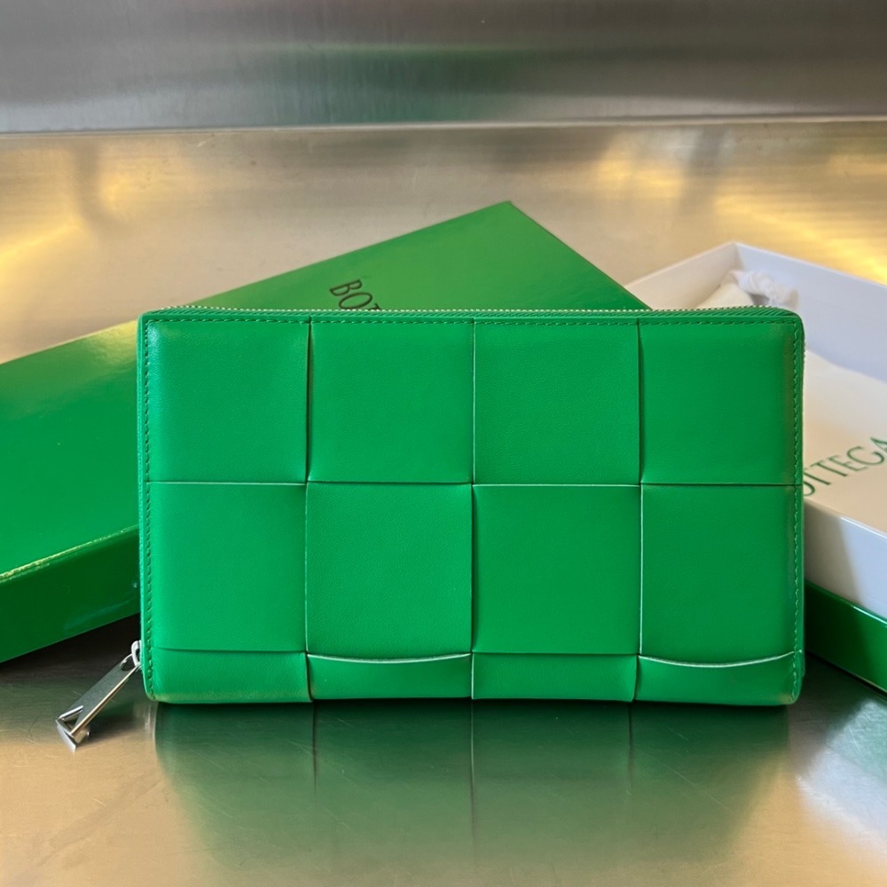 보테가베네타 카세트 지퍼 지갑 649607