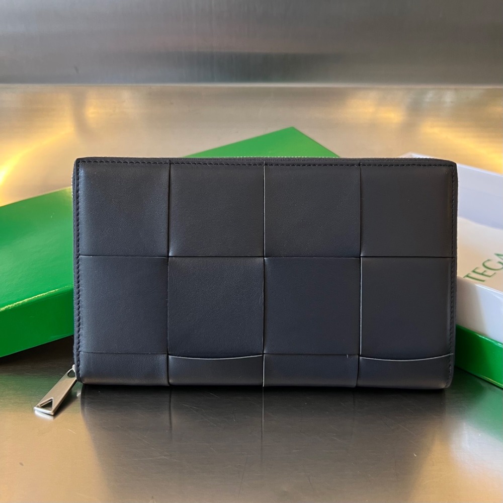 보테가베네타 카세트 지퍼 지갑 649607