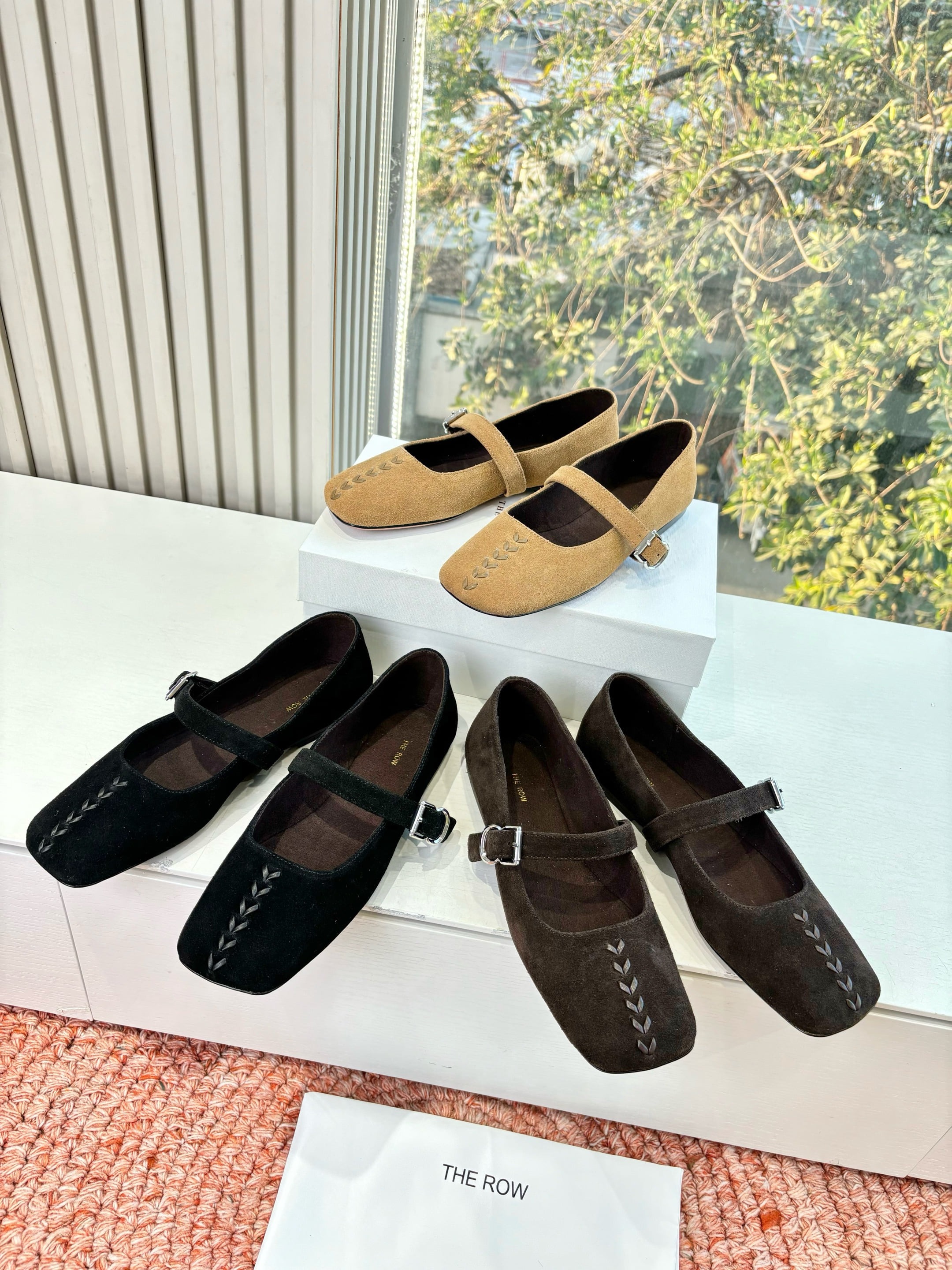 더로우 26 신상 플랫슈즈