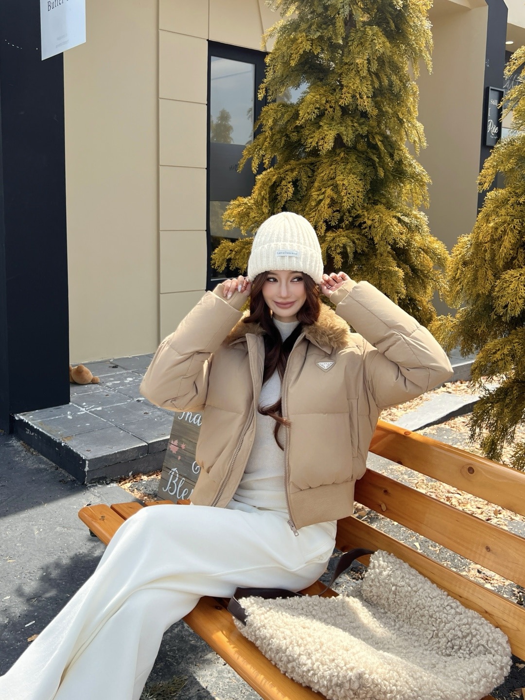 프라다 신상 양털카라 숏패딩