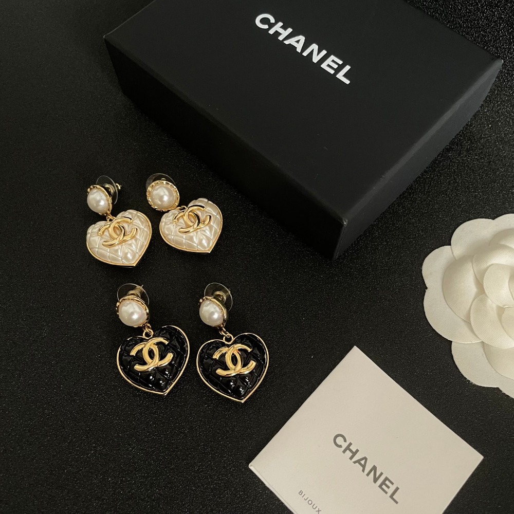 샤넬 CC 로고 진주 하트 귀걸이 이어링 