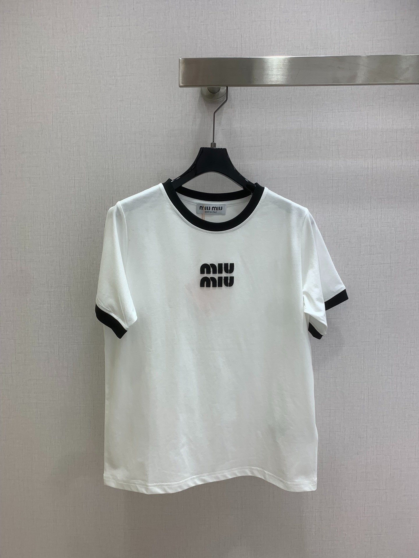 미우미우 26 신상 라운드 티셔츠