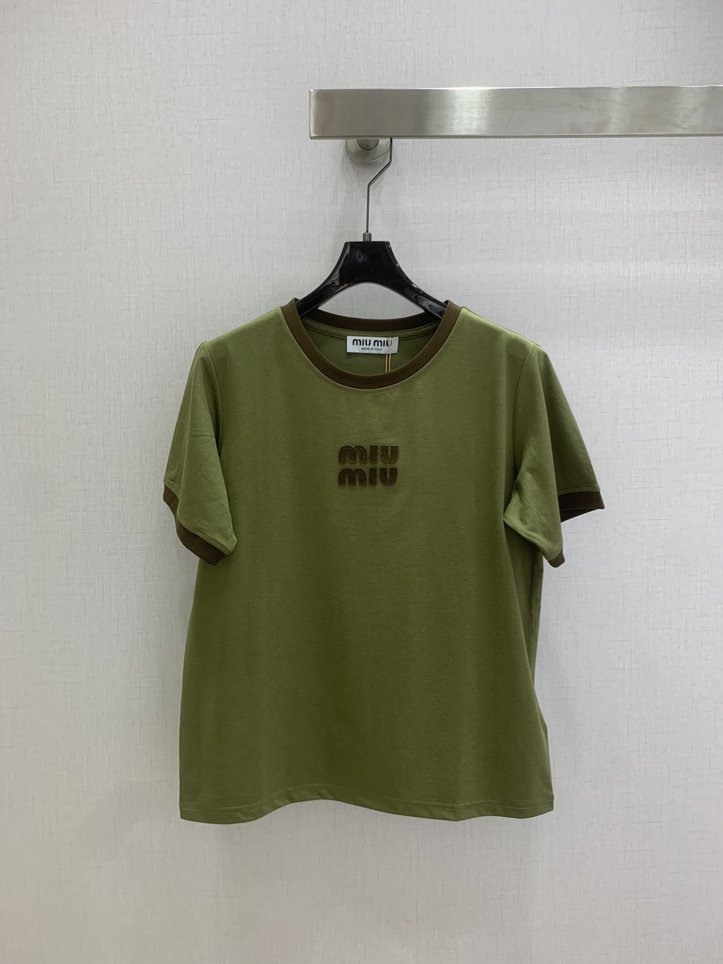 미우미우 26 신상 라운드 티셔츠