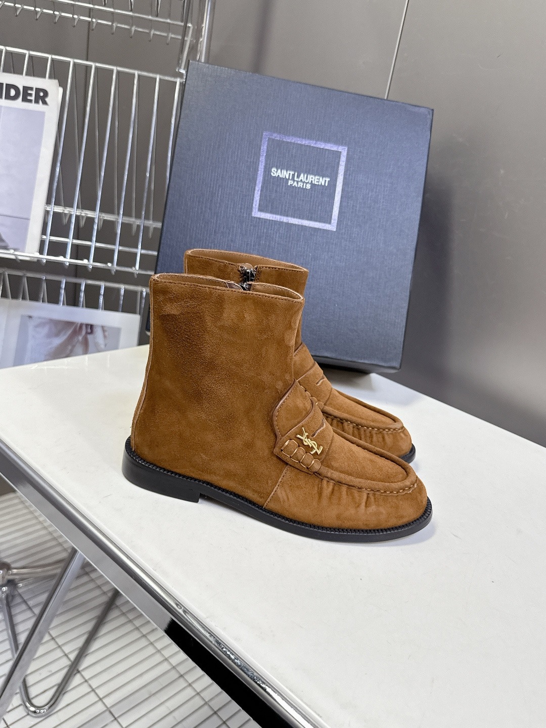 입생로랑 신상 앵클부츠