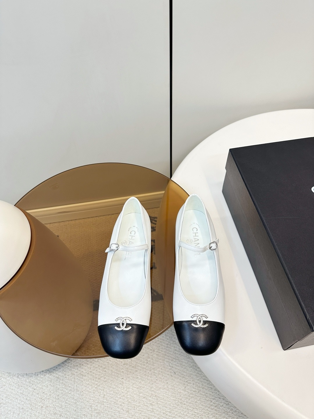 샤넬 26 봄 신상 메리제인 플랫