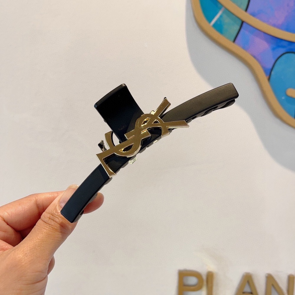 입생로랑 24ss 신상 집게핀