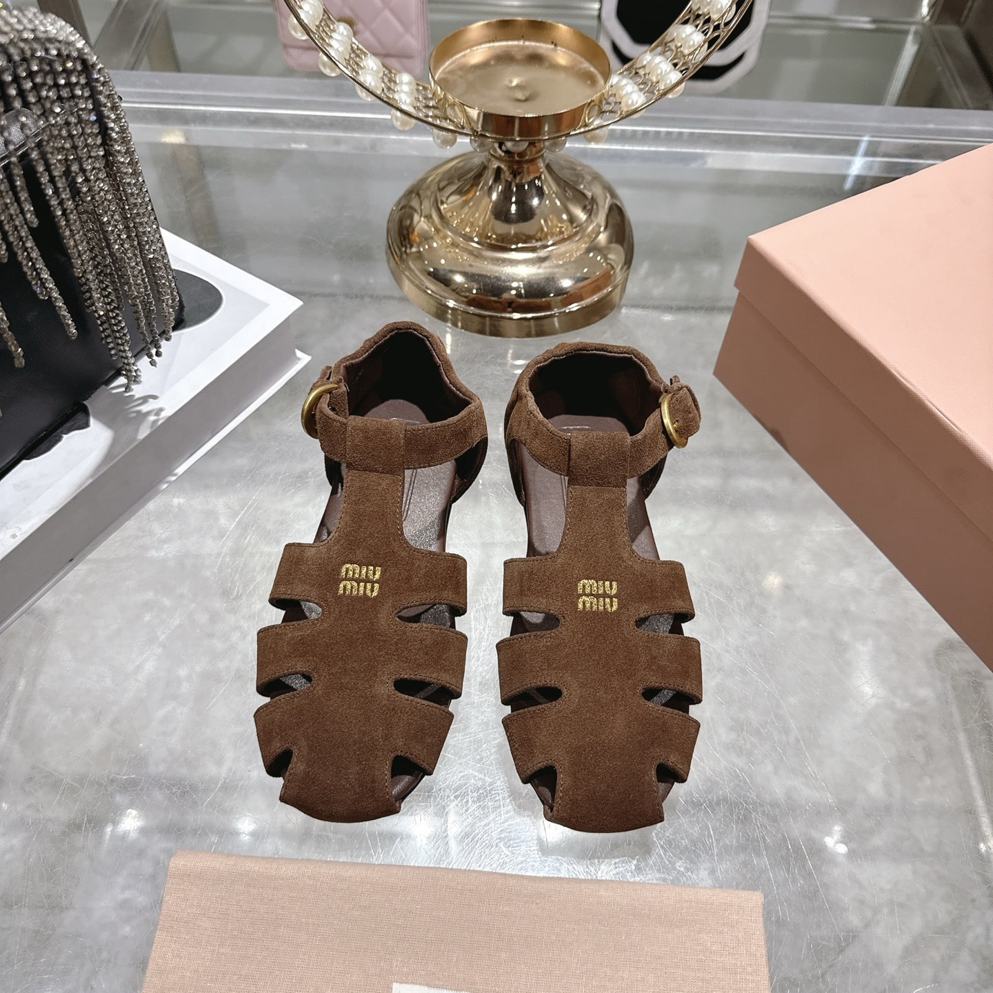 미우미우 26 신상 일자 스트랩 플랫 샌들