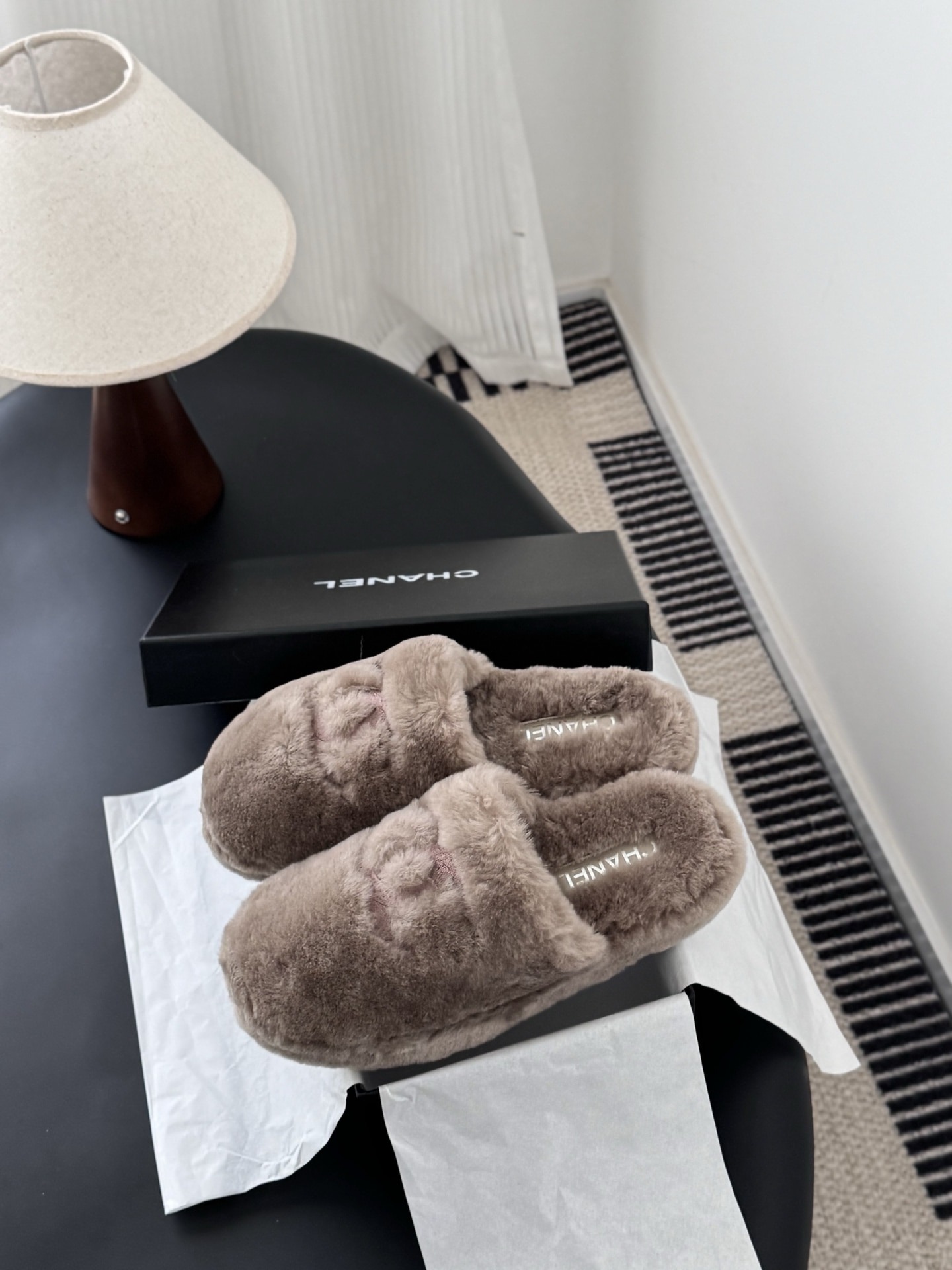 샤넬 25K 신상 털 슬리퍼