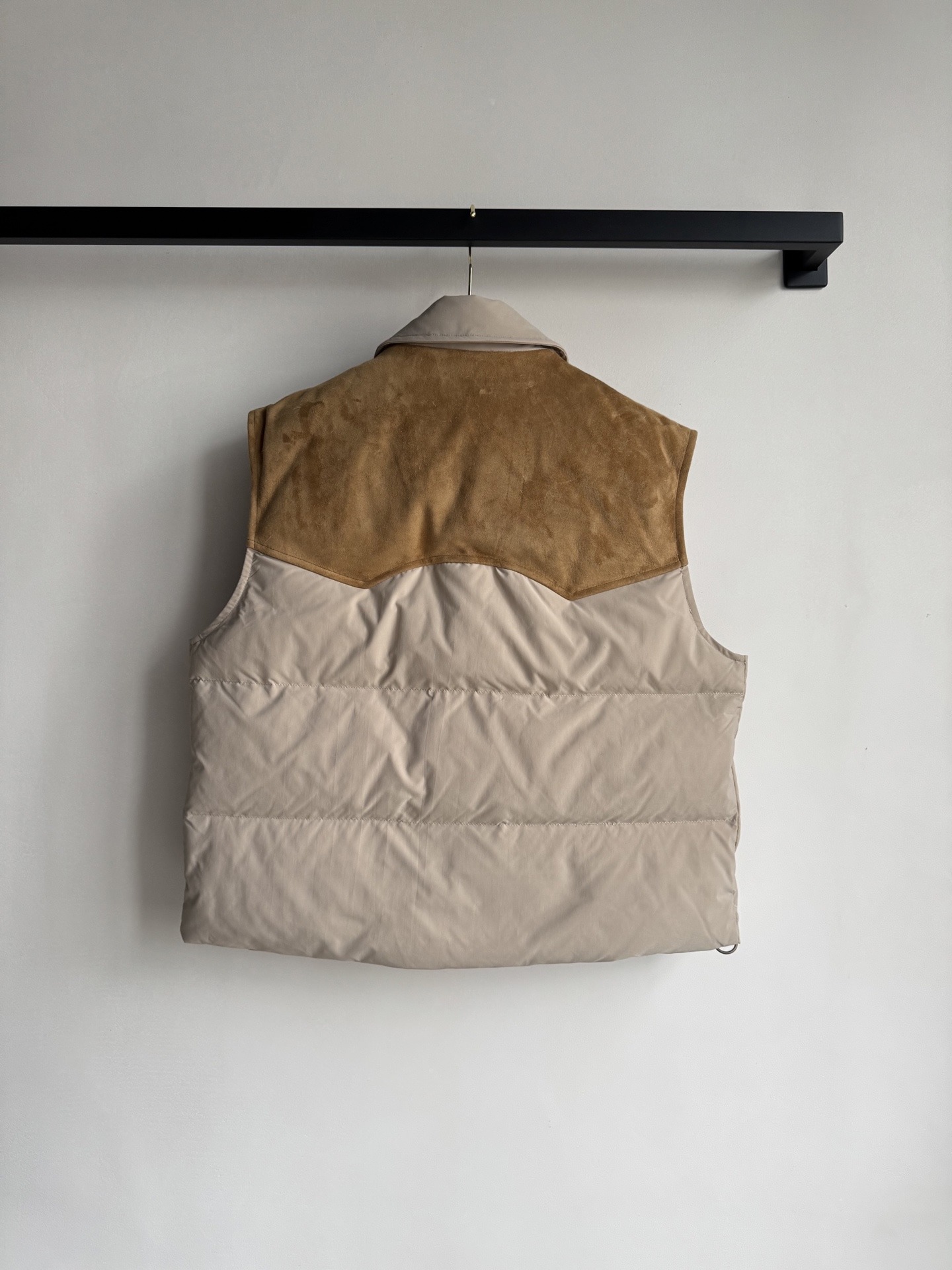 미우미우 25new 스웨이드 패딩 베스트