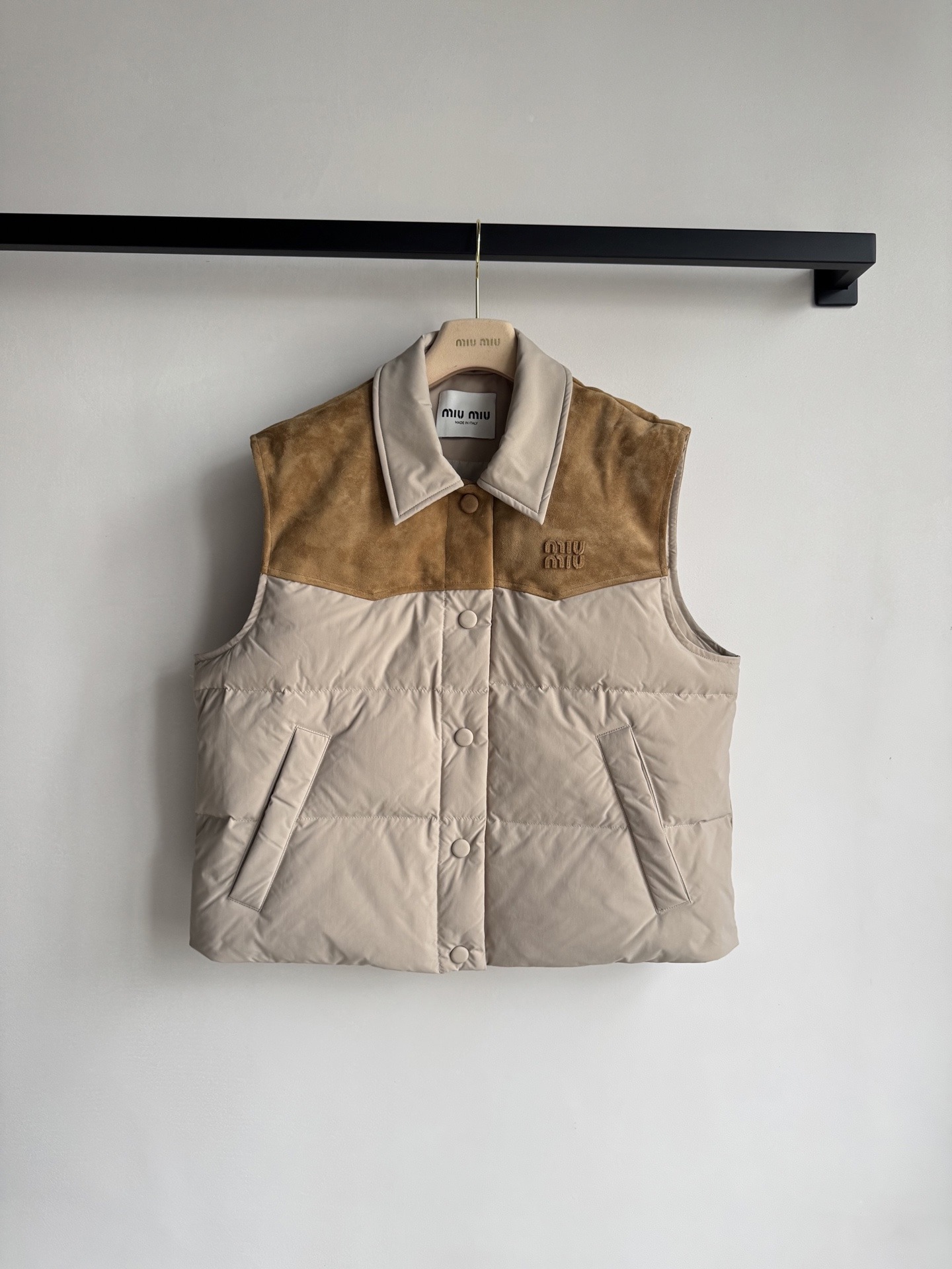 미우미우 25new 스웨이드 패딩 베스트