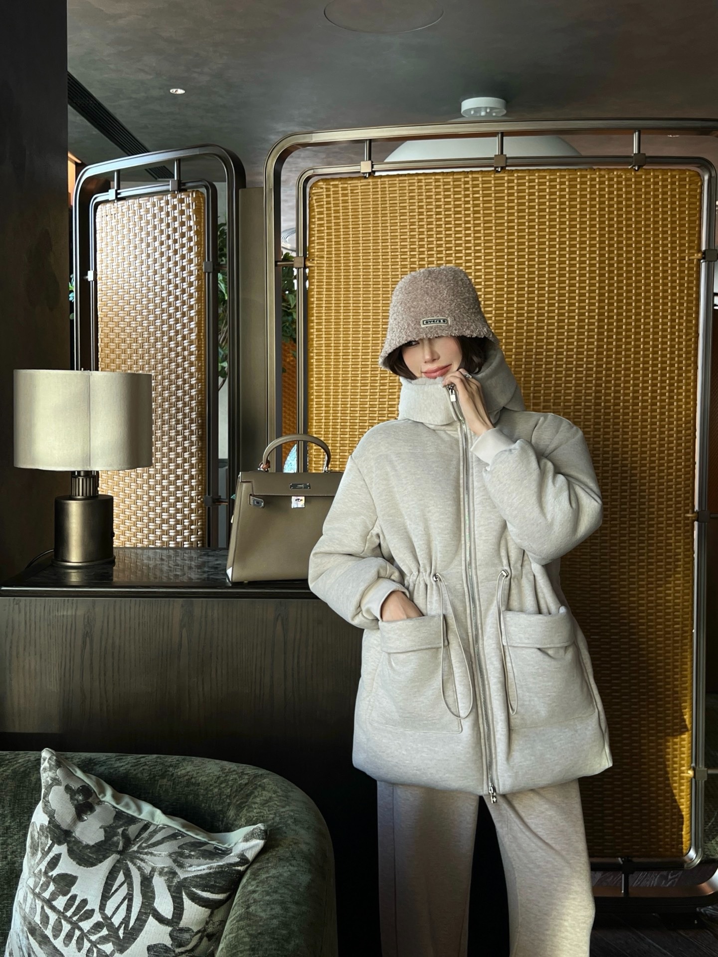 로로피아나 신상 후드 패딩 점퍼