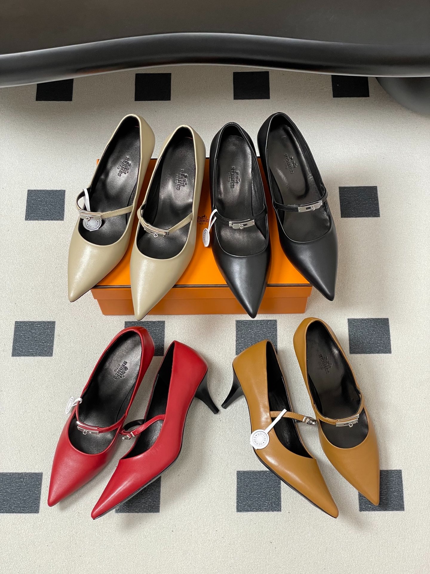 에르메스 26s 봄여름 신상 메리제인 펌프스 힐