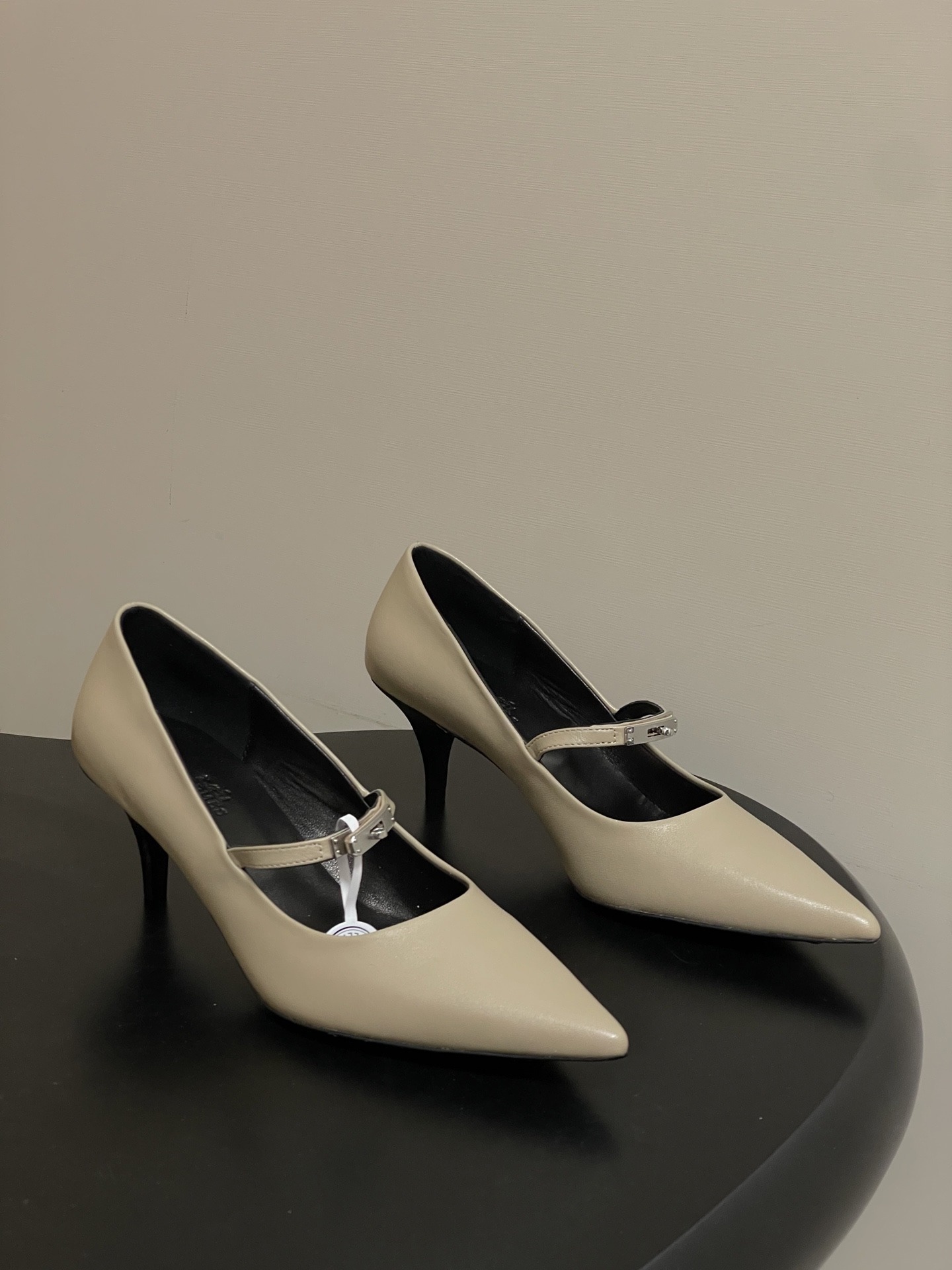 에르메스 26s 봄여름 신상 메리제인 펌프스 힐