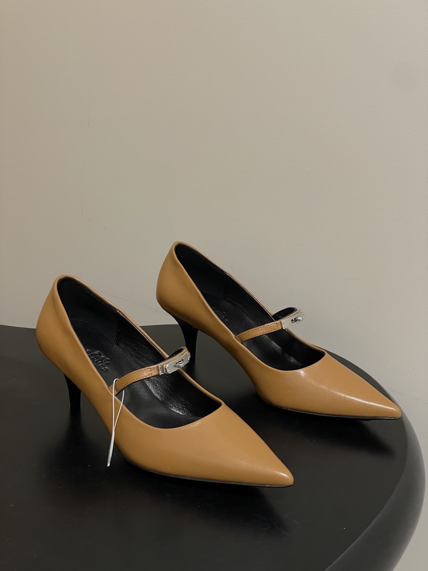 에르메스 26s 봄여름 신상 메리제인 펌프스 힐