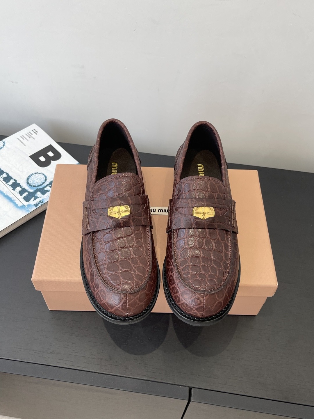 미우미우 26ss 신상 럭키 로퍼