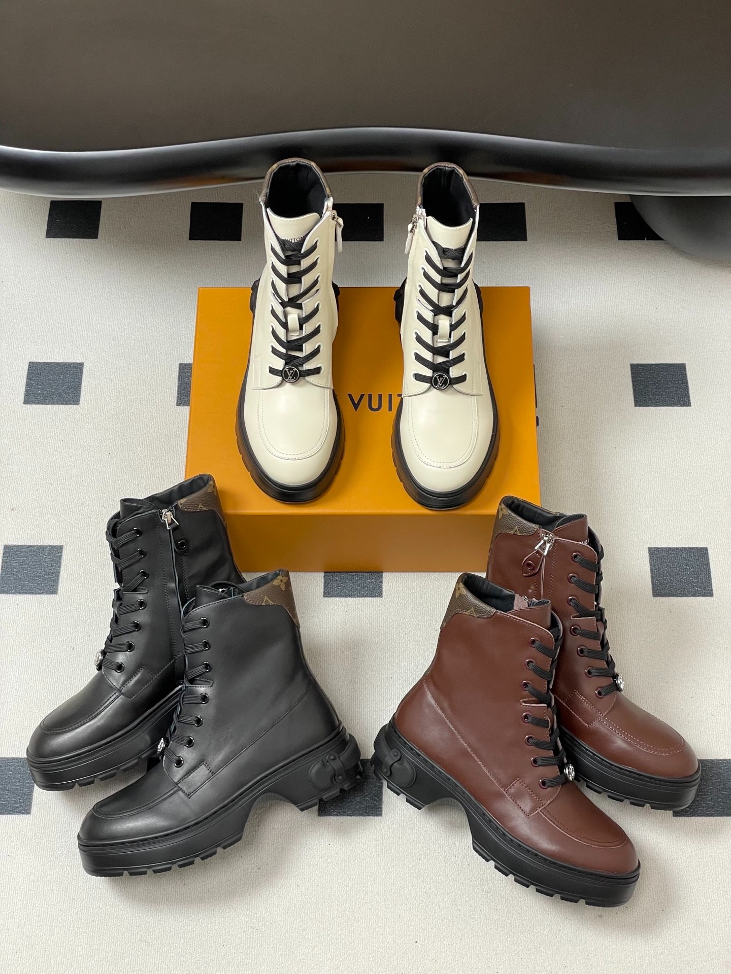 루이비통 신상 앵클부츠