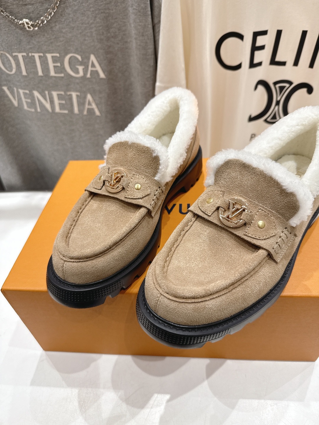 루이비통 신상 시어링 로퍼