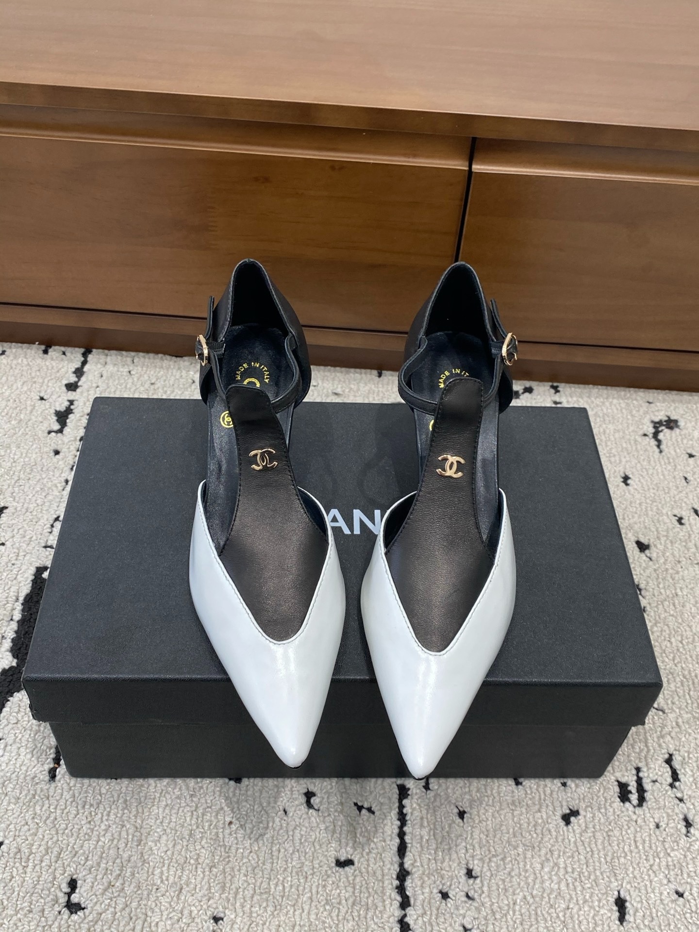 샤넬 26 스틸레토 펌프스