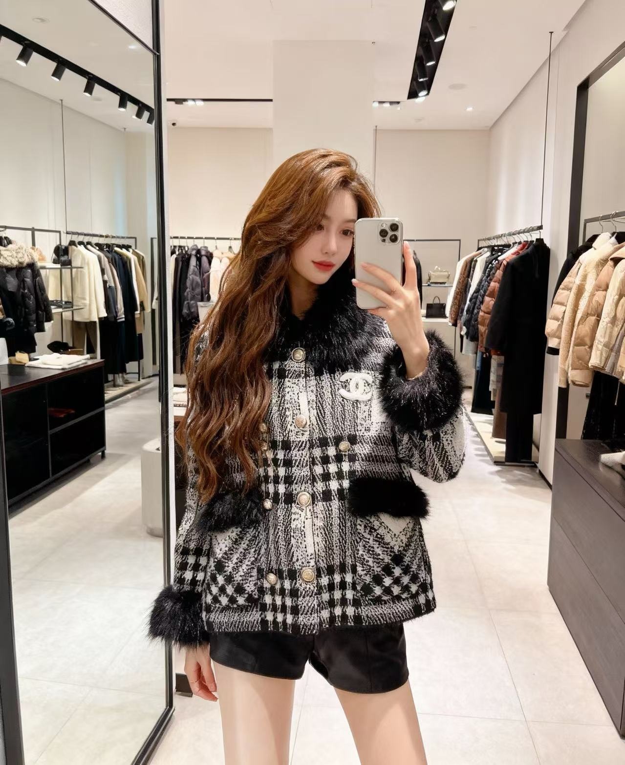 샤넬 26 신상 보아털 칼라 체크 니트 코트