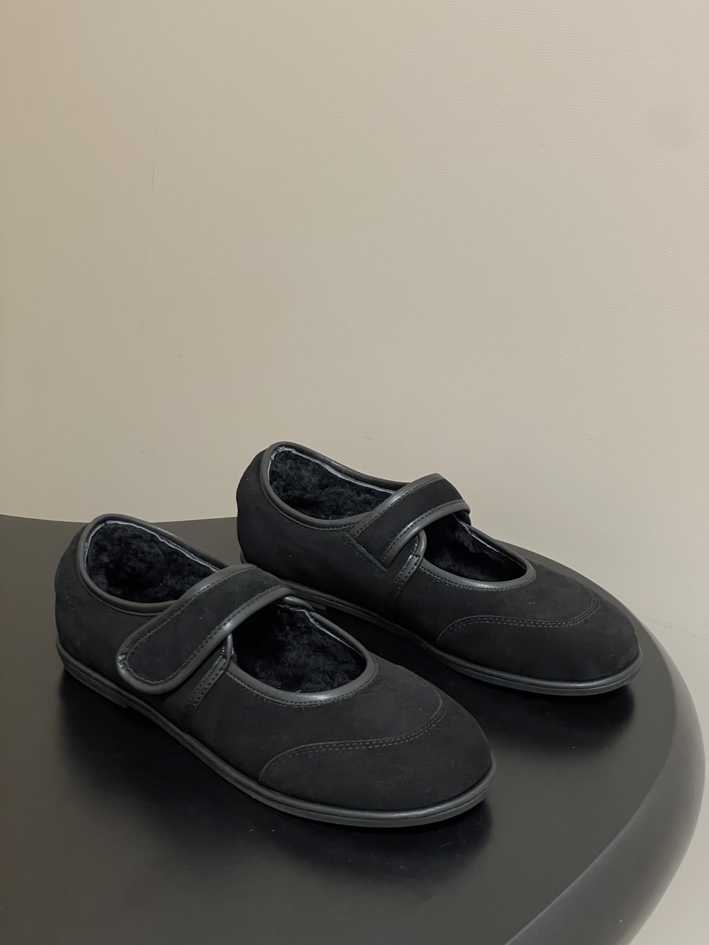 더로우 25ss 신상 플랫슈즈 퍼 워커