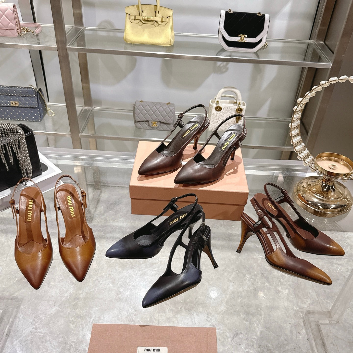 미우미우 26 신상 스틸레토 펌프스 힐