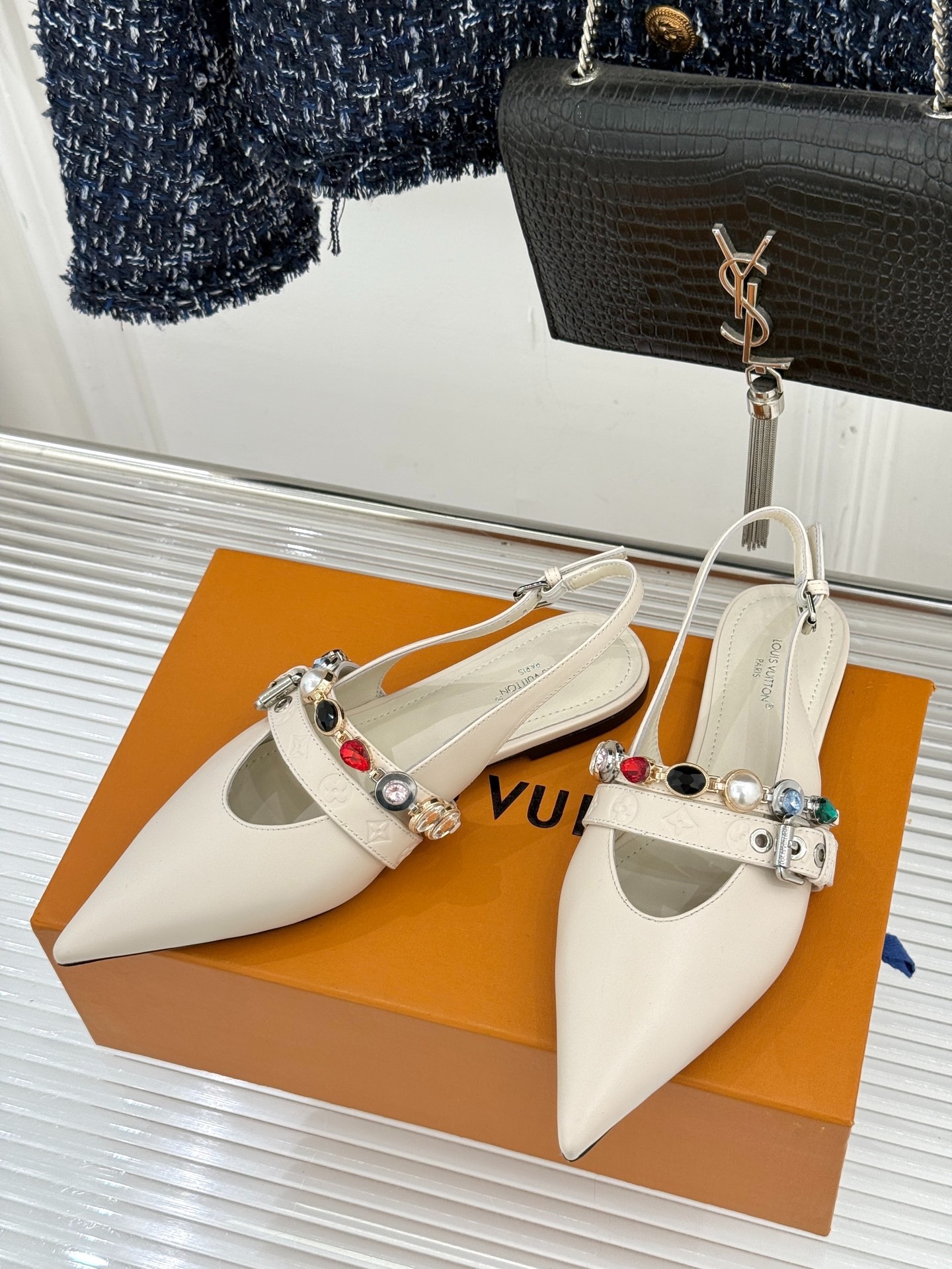 루이비통 신상 체인 스틸레토 샌들