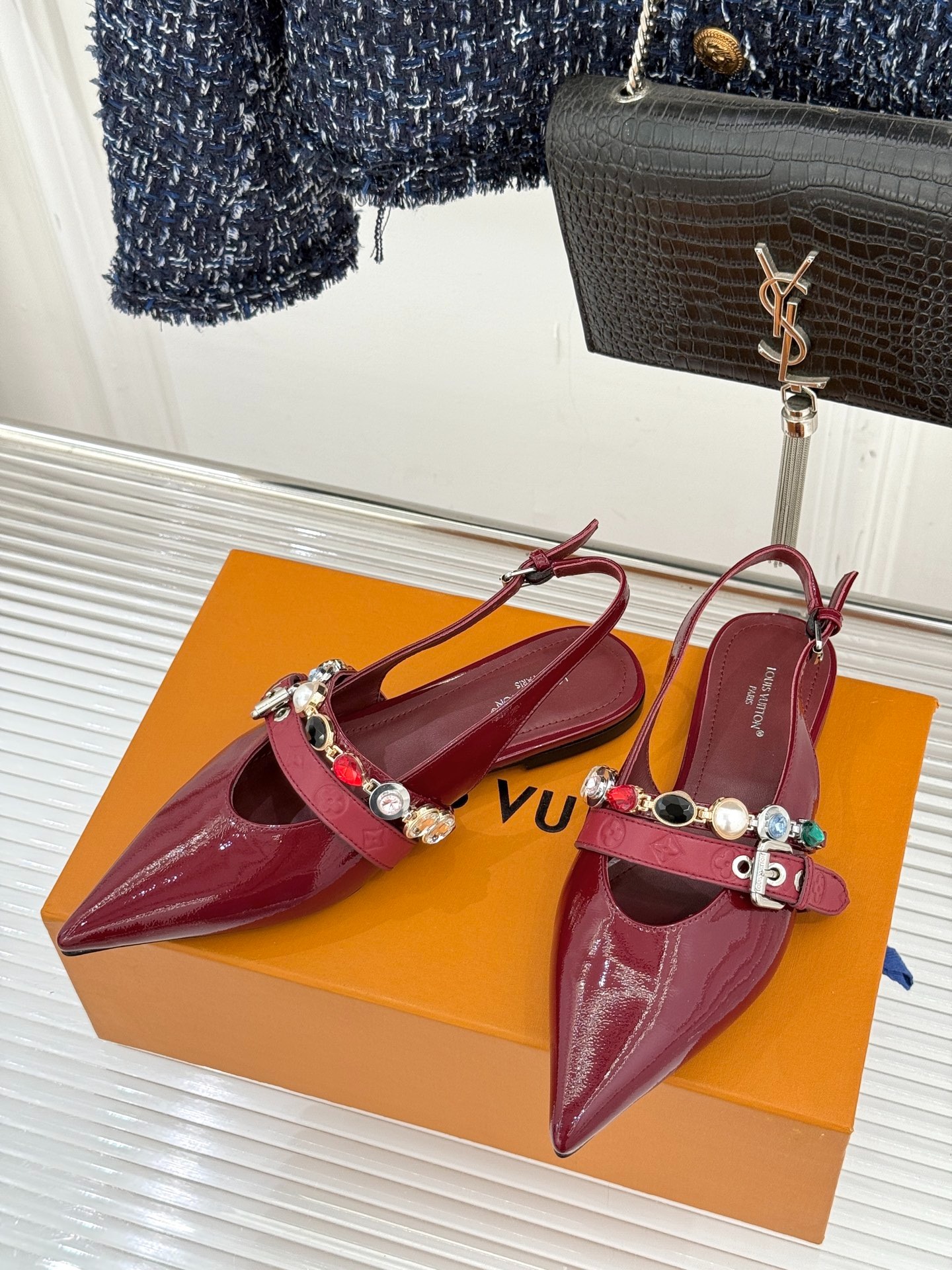 루이비통 신상 체인 스틸레토 샌들