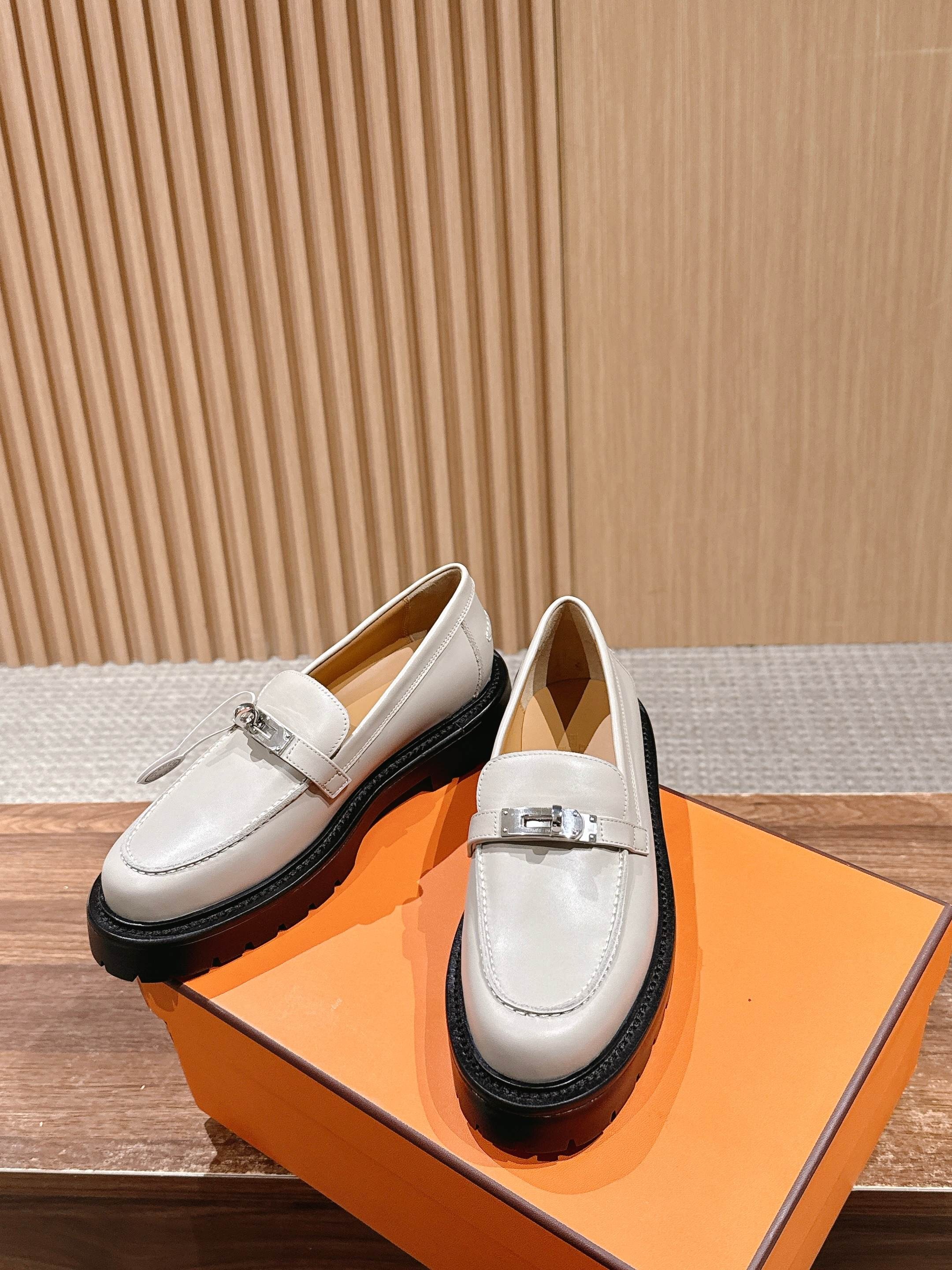 에르메스 켈리 버클 아이콘 로퍼