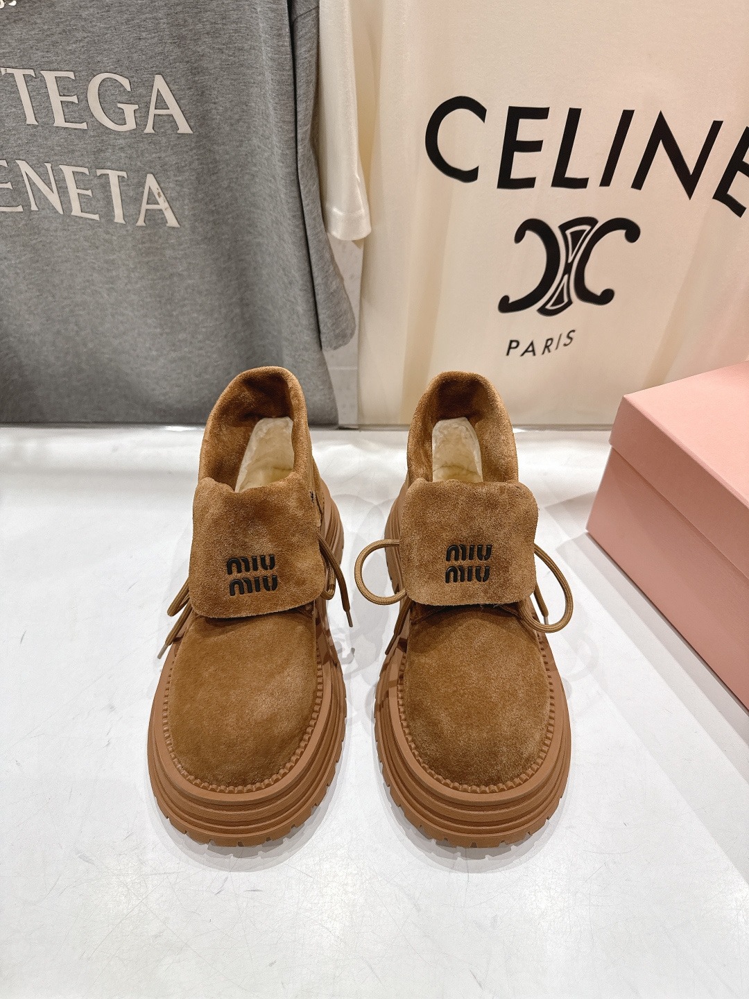 미우미우 25ss 신상 하이탑 스노우부츠