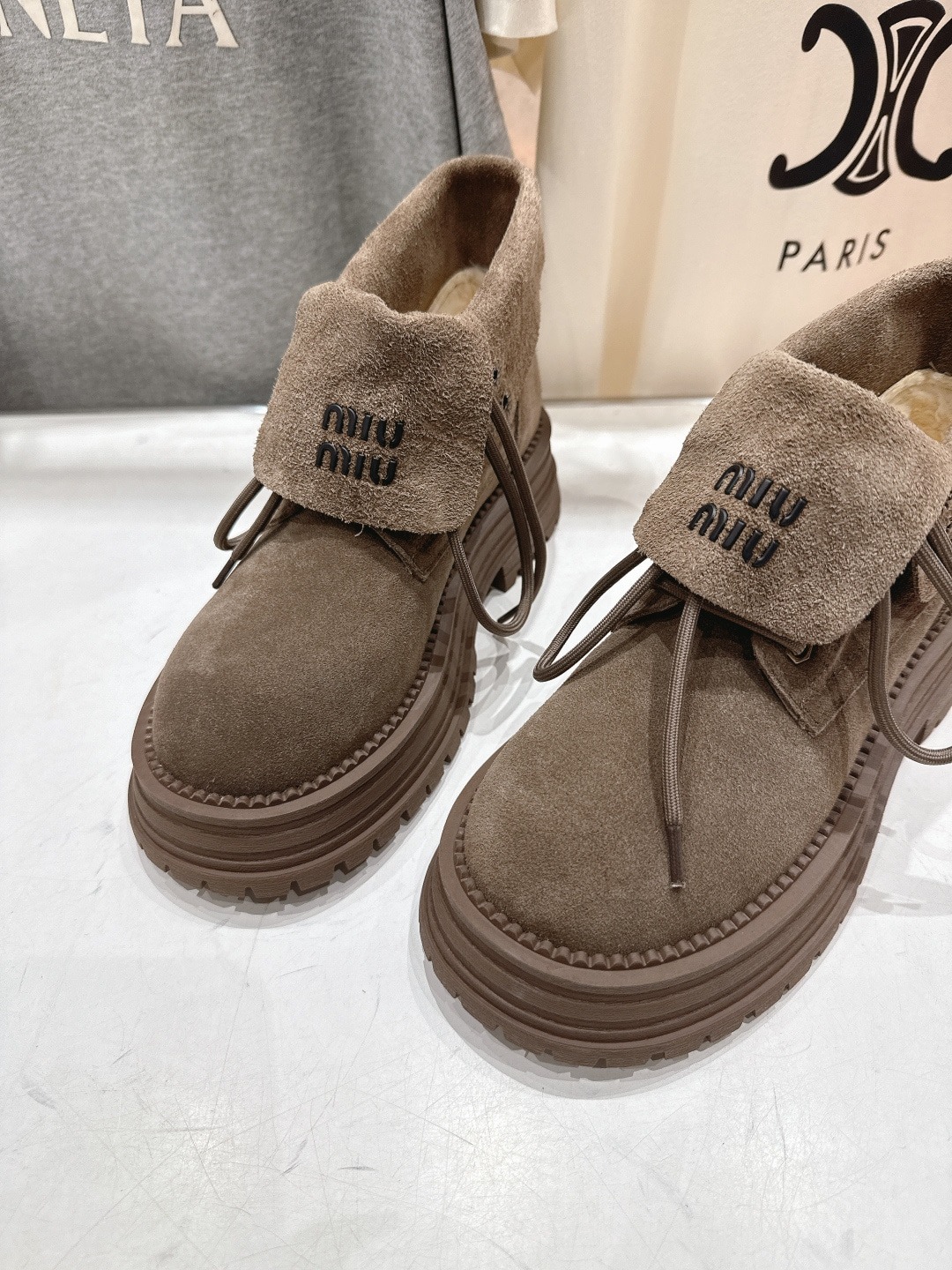 미우미우 25ss 신상 하이탑 스노우부츠