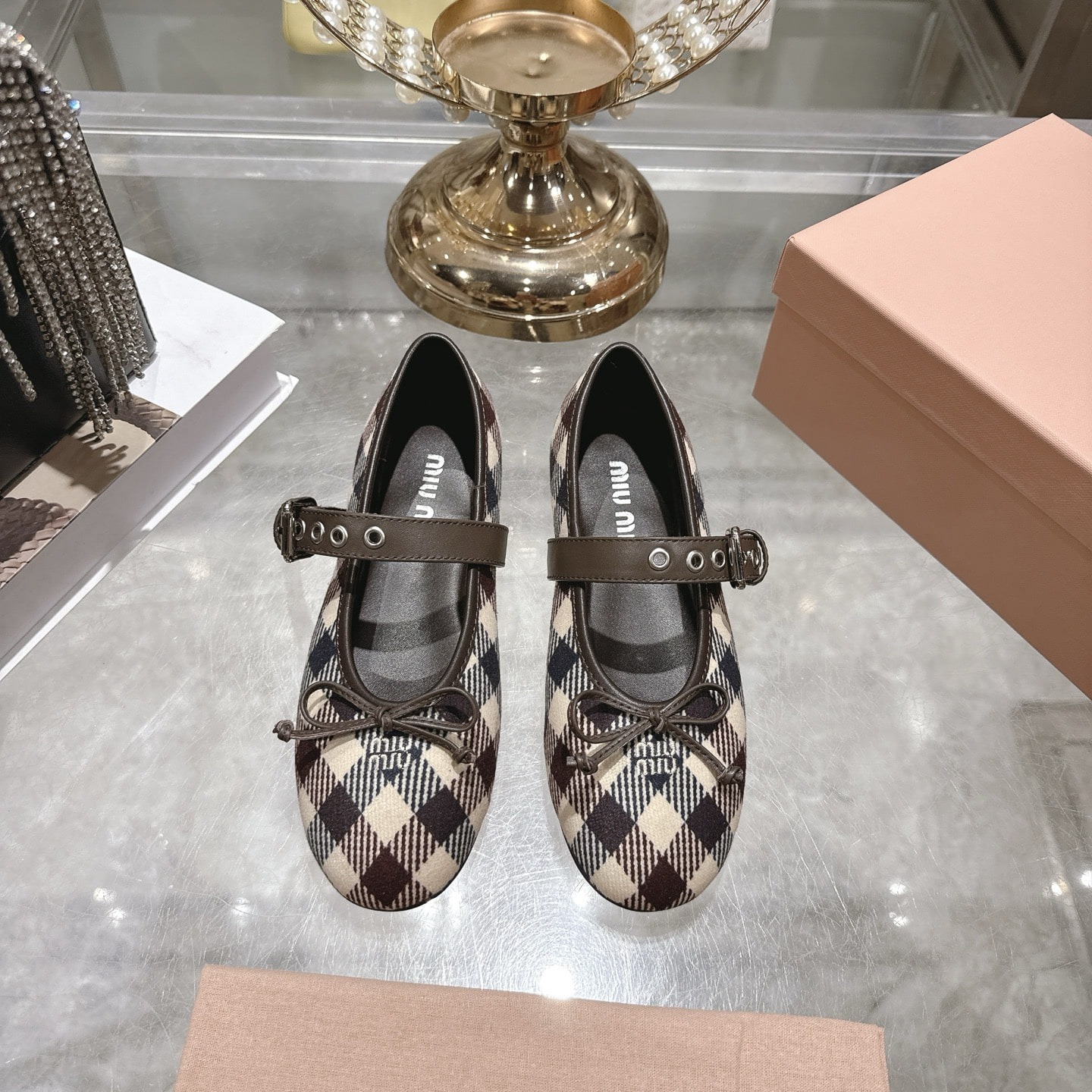 미우미우 신상 메리제인 플랫 슈즈