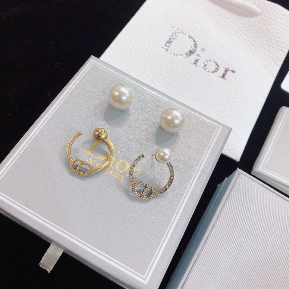 디올 초봄 신상 이어링