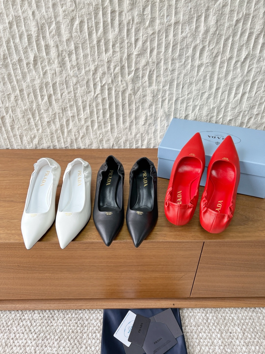 프라다 26ss 펌프스 단화