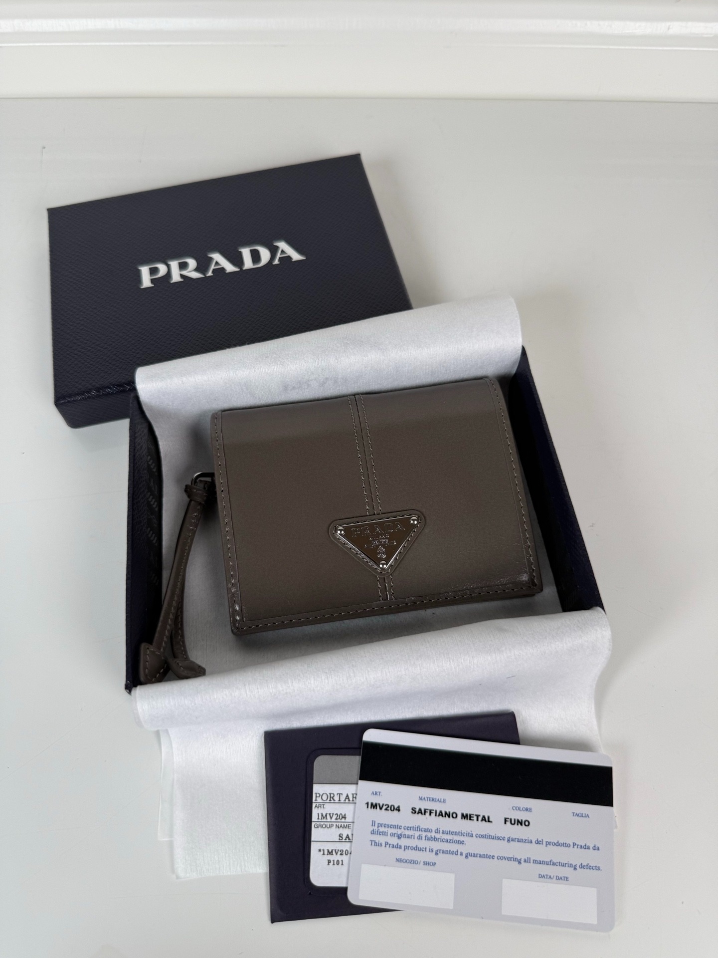 프라다 2단 접이식 클립 1M0204