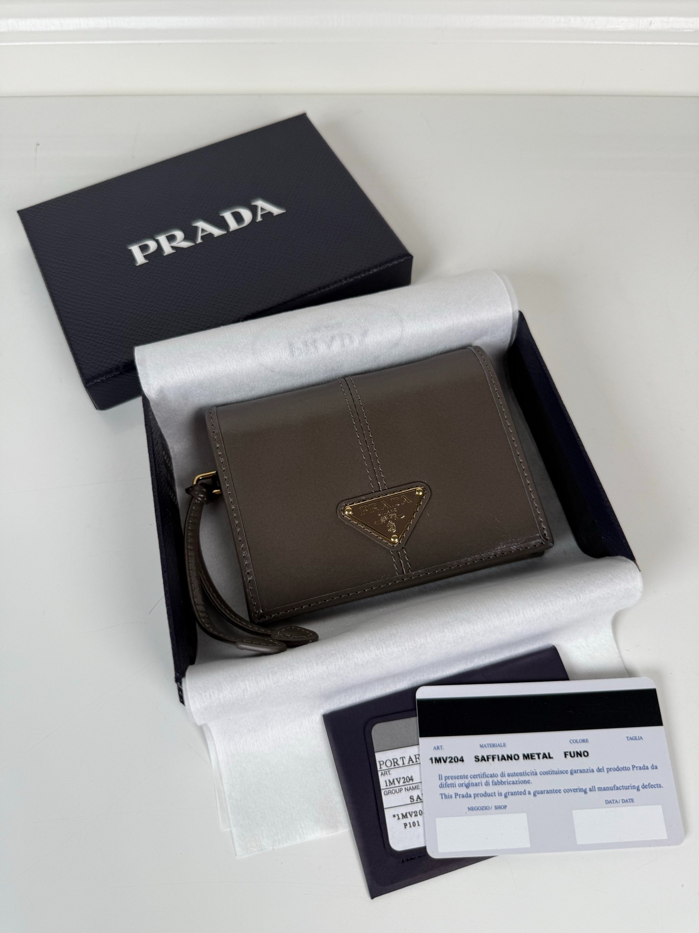 프라다 2단 접이식 클립 1M0204