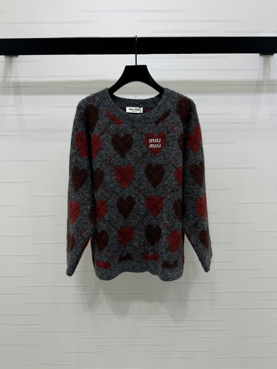 미우미우 신상 하트 퀼팅 라운드넥 긴팔 니트